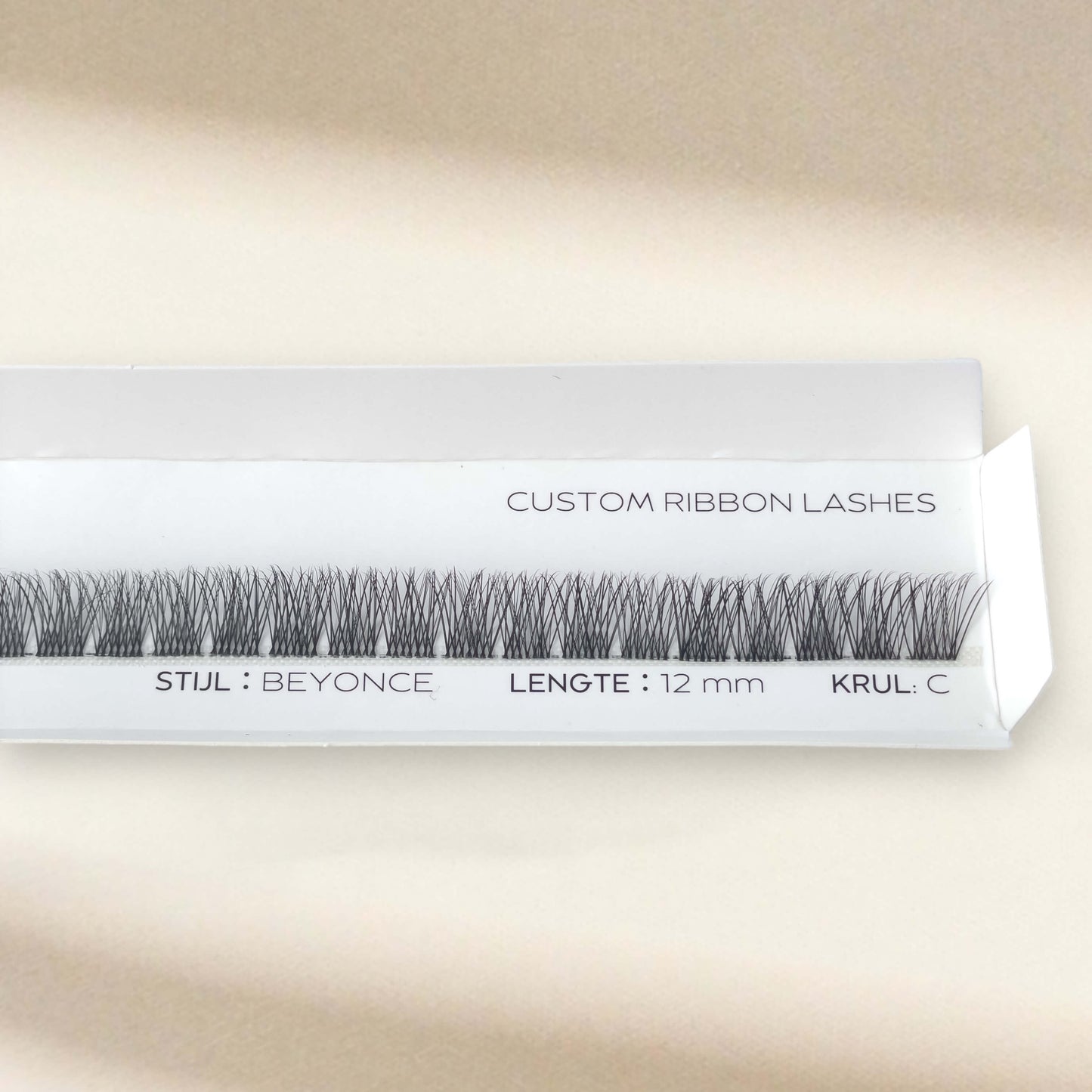 Analyzing image ribbon-fast-lash-close-up-in-verpakking-van-classy-lashes-beyonce-12-mm