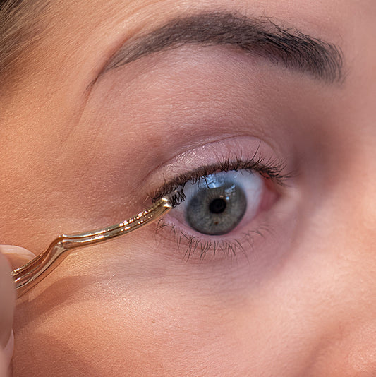 Fast Lashes goed aangebracht op natuurlijke wimpers zodat ze blijven zitten